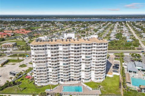 Condo in Ormond Beach, Florida, 2 bedrooms № 2342145 - photo 19