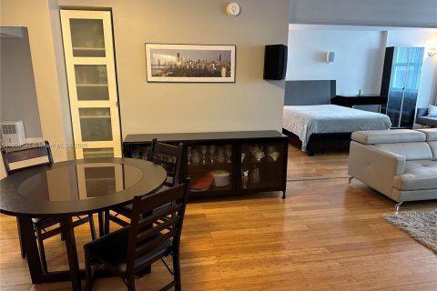 Condominio en venta en Miami Beach, Florida, 2 dormitorios, 118.08 m2 № 1882073 - foto 14