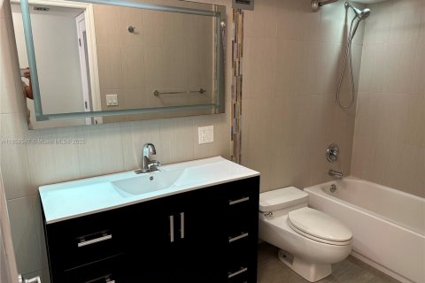 Condominio en venta en Miami Beach, Florida, 2 dormitorios, 118.08 m2 № 1882073 - foto 15