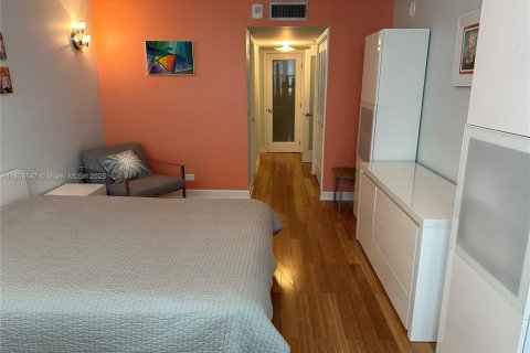 Condominio en venta en Miami Beach, Florida, 2 dormitorios, 118.08 m2 № 1882073 - foto 18