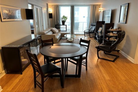 Condominio en venta en Miami Beach, Florida, 2 dormitorios, 118.08 m2 № 1882073 - foto 11