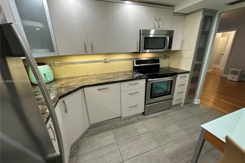 Condominio en venta en Miami Beach, Florida, 2 dormitorios, 118.08 m2 № 1882073 - foto 2