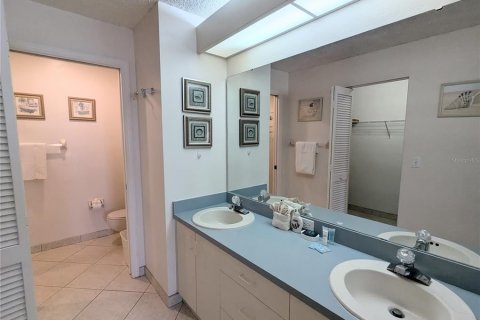 Villa ou maison à louer à Sarasota, Floride: 2 chambres, 120.49 m2 № 1827192 - photo 4