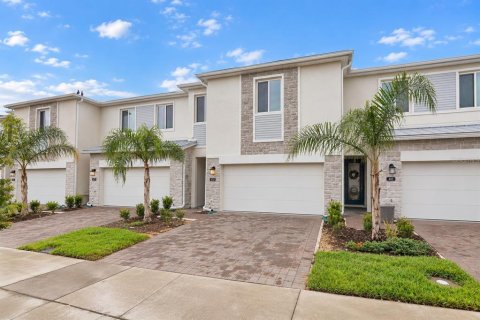 Touwnhouse à Davenport, Floride 4 chambres, 180.6 m2 № 2401198