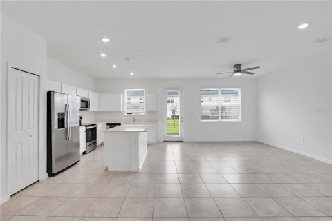 Touwnhouse à louer à Davenport, Floride: 4 chambres, 180.6 m2 № 2401198 - photo 4