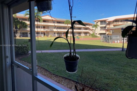 Condo in Hollywood, Florida, 1 bedroom  № 2082880 - photo 30