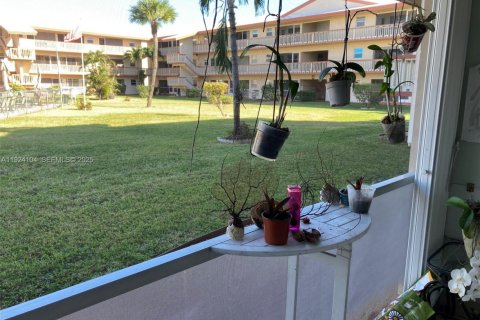 Condo in Hollywood, Florida, 1 bedroom  № 2082880 - photo 27