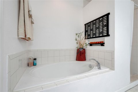 Townhouse in Apopka, Florida 3 bedrooms, 163.51 sq.m. № 1792731 - photo 12