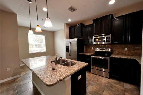 Touwnhouse à vendre à Tampa, Floride: 3 chambres, 176.24 m2 № 2267192 - photo 3