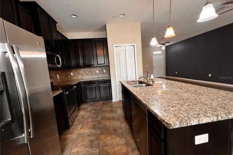 Touwnhouse à vendre à Tampa, Floride: 3 chambres, 176.24 m2 № 2267192 - photo 4