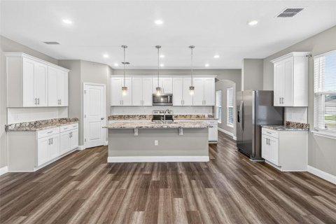 House in Sanford, Florida 4 bedrooms, 199 sq.m. № 2091828 - photo 3