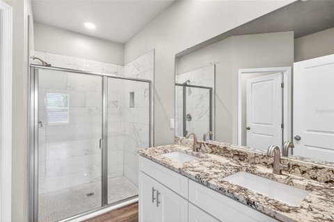 House in Sanford, Florida 4 bedrooms, 199 sq.m. № 2091828 - photo 9