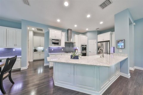 House in Apollo Beach, Florida 4 bedrooms, 298.49 sq.m. № 1350547 - photo 13