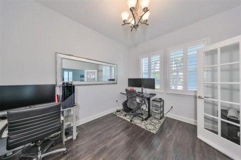 House in Apollo Beach, Florida 4 bedrooms, 298.49 sq.m. № 1350547 - photo 7