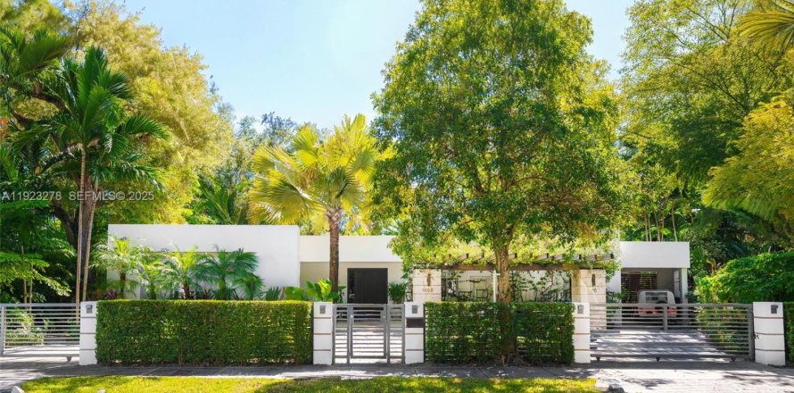 Casa en Miami, Florida 5 dormitorios, 313.92 m2 № 1982566