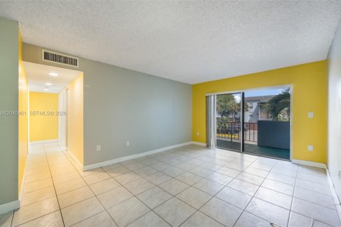 Apartment in Hialeah, Florida 2 bedrooms, 83.98 sq.m. № 2086660 - photo 5