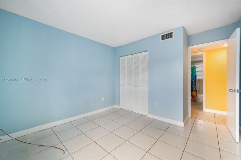 Apartment in Hialeah, Florida 2 bedrooms, 83.98 sq.m. № 2086660 - photo 7