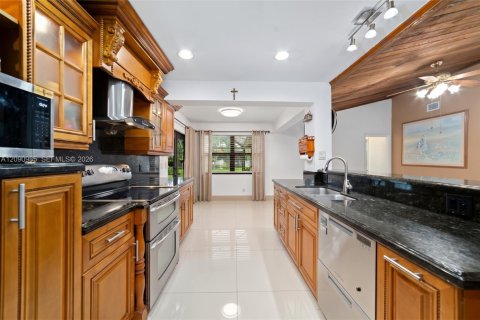 Villa ou maison à vendre à Plantation, Floride: 4 chambres, 204.11 m2 № 2425134 - photo 7