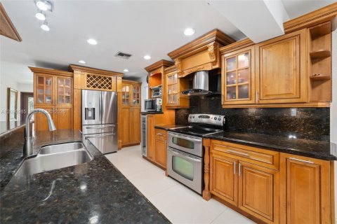 Villa ou maison à vendre à Plantation, Floride: 4 chambres, 204.11 m2 № 2425134 - photo 6