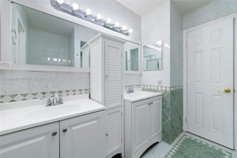 Villa ou maison à vendre à Plantation, Floride: 4 chambres, 204.11 m2 № 2425134 - photo 17