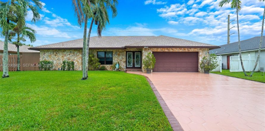 Villa ou maison à Plantation, Floride 4 chambres, 204.11 m2 № 2425134