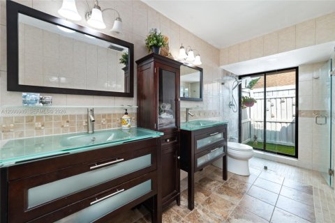 Villa ou maison à vendre à Plantation, Floride: 4 chambres, 204.11 m2 № 2425134 - photo 13