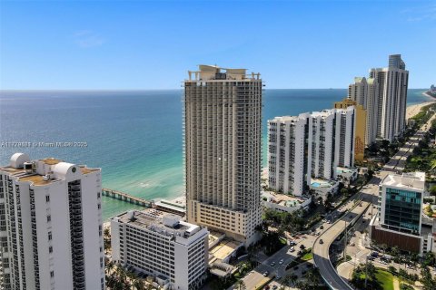 Condo in Sunny Isles Beach, Florida, 2 bedrooms  № 1714857 - photo 22