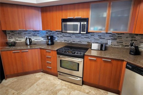 Condo in Sunny Isles Beach, Florida, 2 bedrooms  № 1714857 - photo 4