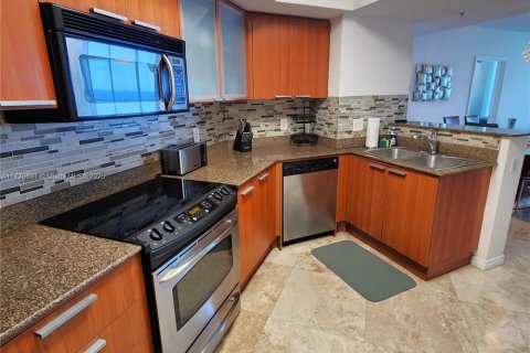 Condo in Sunny Isles Beach, Florida, 2 bedrooms  № 1714857 - photo 5