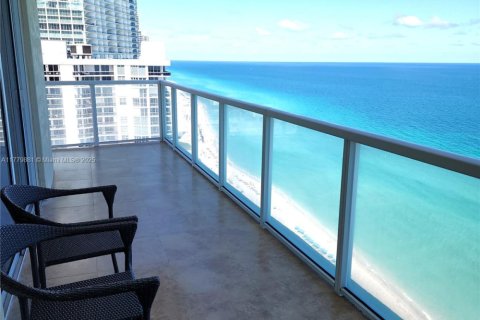 Condo in Sunny Isles Beach, Florida, 2 bedrooms  № 1714857 - photo 26