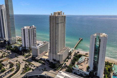 Condo in Sunny Isles Beach, Florida, 2 bedrooms  № 1714857 - photo 24