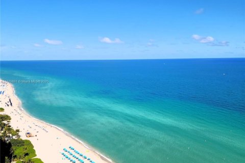Condo in Sunny Isles Beach, Florida, 2 bedrooms  № 1714857 - photo 21