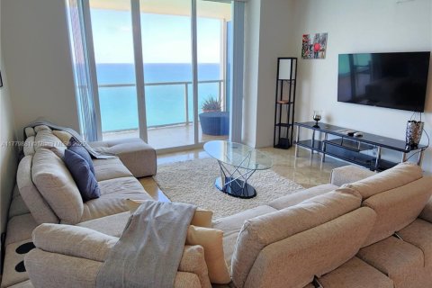 Condo in Sunny Isles Beach, Florida, 2 bedrooms  № 1714857 - photo 30