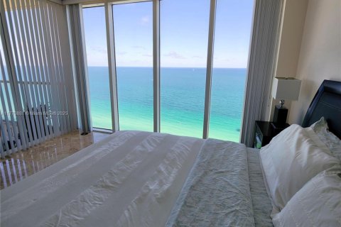 Condo in Sunny Isles Beach, Florida, 2 bedrooms  № 1714857 - photo 10