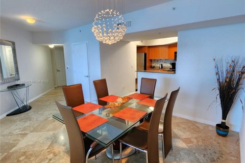 Condo in Sunny Isles Beach, Florida, 2 bedrooms  № 1714857 - photo 8