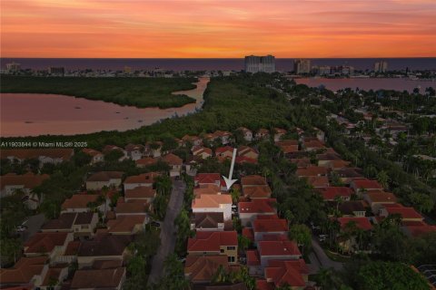 Купить виллу или дом в Холливуд, Флорида 3 спальни, 192.21м2, № 1956046 - фото 1