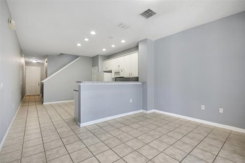 Touwnhouse à vendre à Kissimmee, Floride: 3 chambres, 126.53 m2 № 2351600 - photo 4