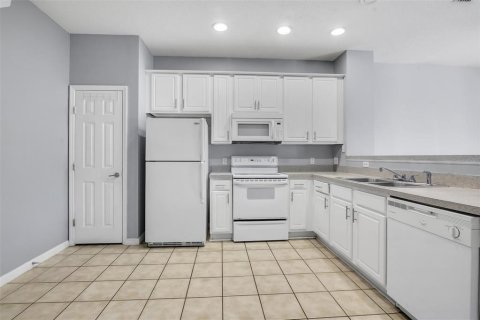 Touwnhouse à vendre à Kissimmee, Floride: 3 chambres, 126.53 m2 № 2351600 - photo 6