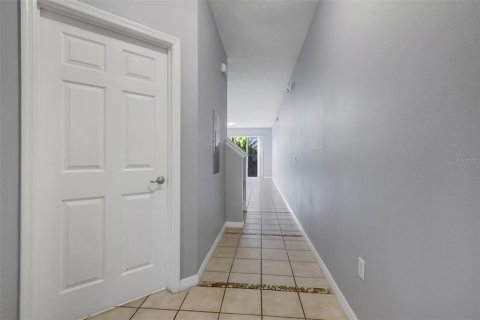 Touwnhouse à vendre à Kissimmee, Floride: 3 chambres, 126.53 m2 № 2351600 - photo 3