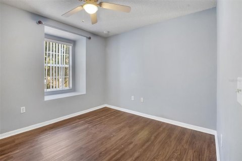 Touwnhouse à vendre à Kissimmee, Floride: 3 chambres, 126.53 m2 № 2351600 - photo 11