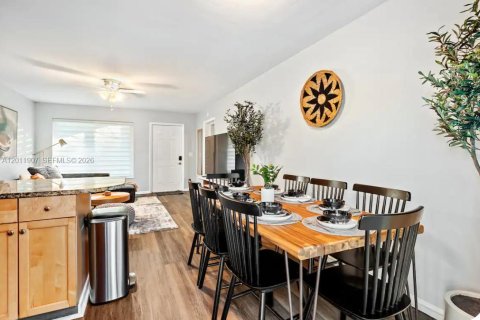 House in West Palm Beach, Florida 4 bedrooms, 103.31 sq.m. № 2074933 - photo 6