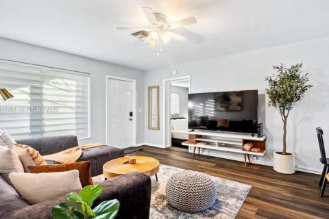 House in West Palm Beach, Florida 4 bedrooms, 103.31 sq.m. № 2074933 - photo 3