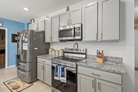 Casa en venta en Vero Beach, Florida, 4 dormitorios, 189.43 m2 № 1698476 - foto 2