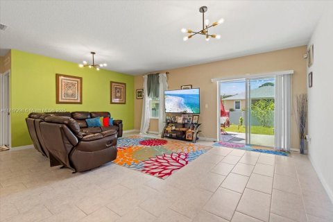 Casa en venta en Vero Beach, Florida, 4 dormitorios, 189.43 m2 № 1698476 - foto 10