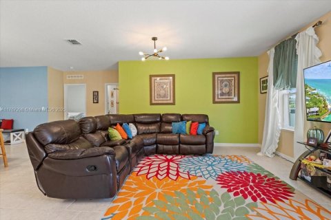 Casa en venta en Vero Beach, Florida, 4 dormitorios, 189.43 m2 № 1698476 - foto 9