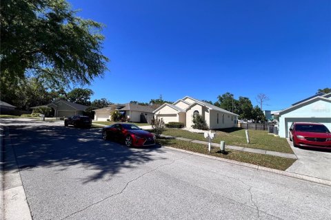 House in Seffner, Florida 3 bedrooms, 144.28 sq.m. № 1591663 - photo 22