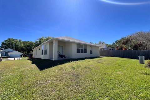 House in Seffner, Florida 3 bedrooms, 144.28 sq.m. № 1591663 - photo 12