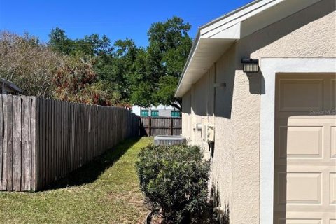 House in Seffner, Florida 3 bedrooms, 144.28 sq.m. № 1591663 - photo 6