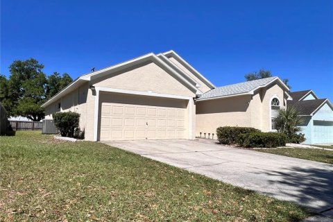 House in Seffner, Florida 3 bedrooms, 144.28 sq.m. № 1591663 - photo 2