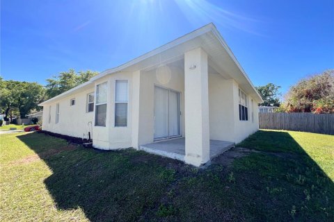 House in Seffner, Florida 3 bedrooms, 144.28 sq.m. № 1591663 - photo 16